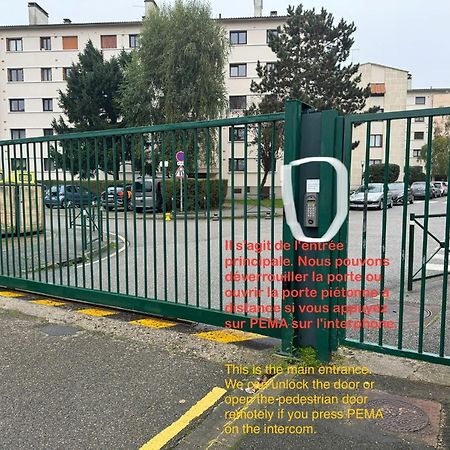 Appartement Periurbain De Paris Et Versailles Les Clayes-Sous-Bois Bagian luar foto